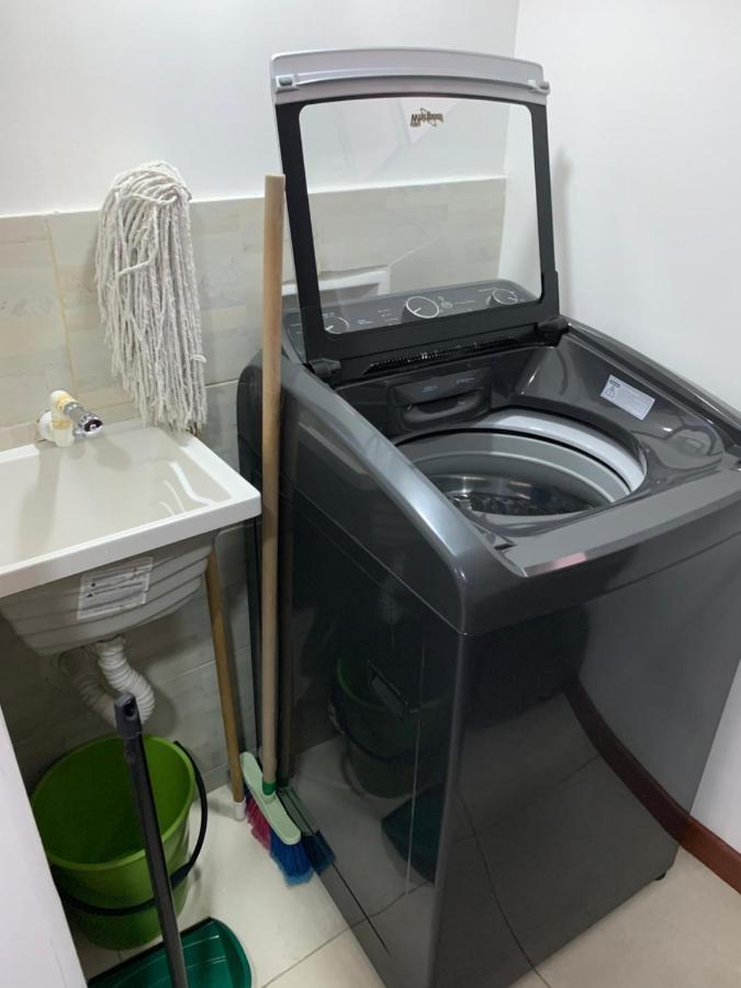 Apartamento Cerca Del Cc Titan Plaza Bogotá Eksteriør bilde